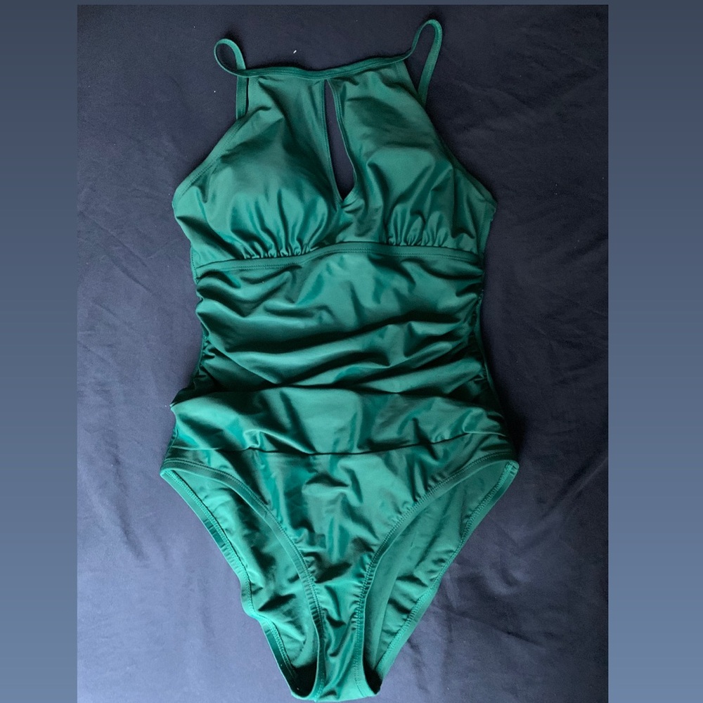 ONE PIECE BATHING SUIT